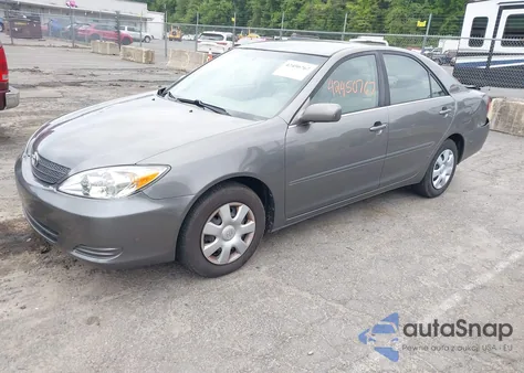 2004 Toyota Camry Le z USA, uszkodzony, nr VIN 4T1BE32K44U840416